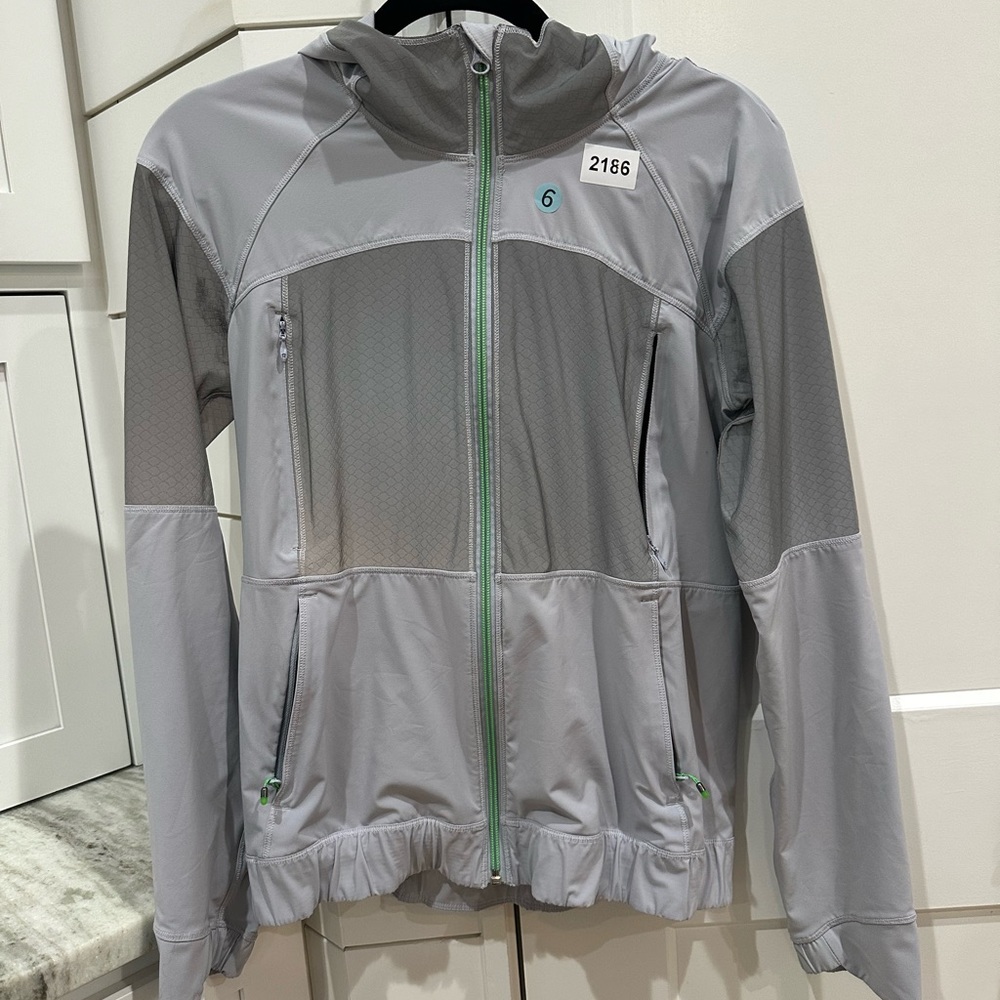 (2186) LULULEMON LIGHT SPEED JACKET Sz 6 ** Mild Flaw - Picture 8 of 15